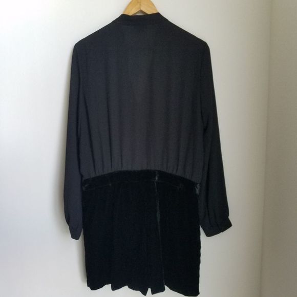 SOLD! LOFT Drapey Black Velvet Romper NWT Size 12 - Picture 6 of 8